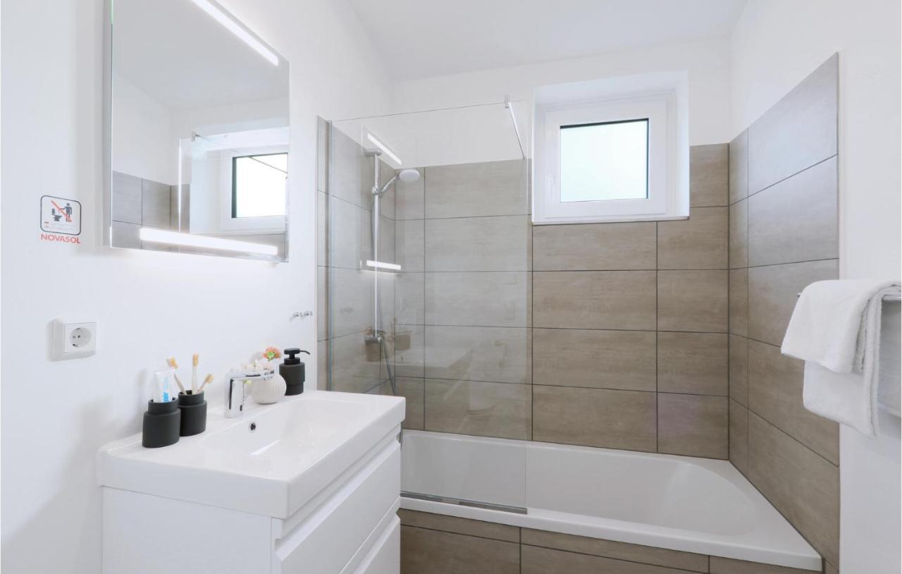 Stunning Home In Lembruch-Duemmer See With Wifi ภายนอก รูปภาพ