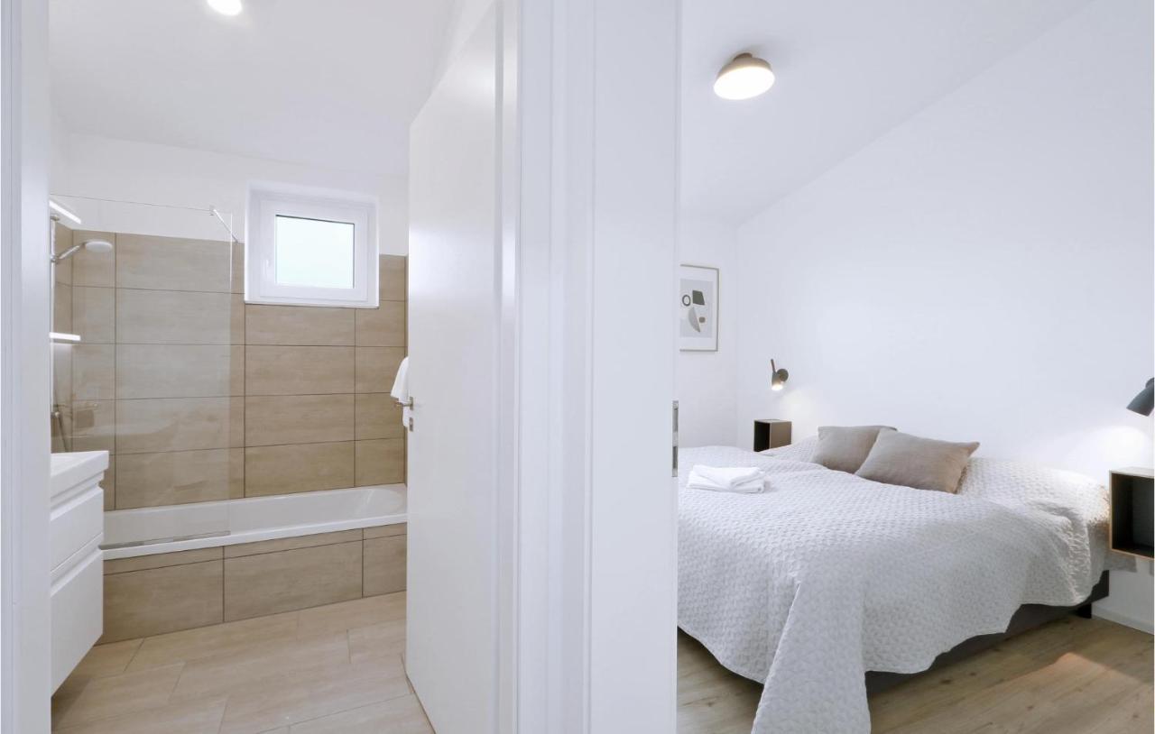 Stunning Home In Lembruch-Duemmer See With Wifi ภายนอก รูปภาพ